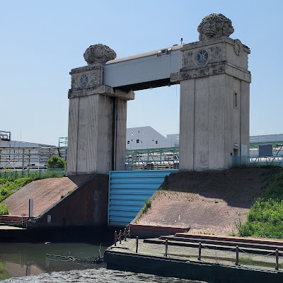 Kawasaki River Port Sluice Gate 사진 3