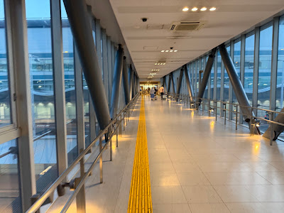 羽田空港第2ターミナル6番時計台広場 사진 4