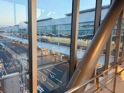 羽田空港第2ターミナル6番時計台広場 사진 3