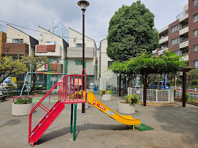 Kugahara 2-Chome Children's Park 사진 3