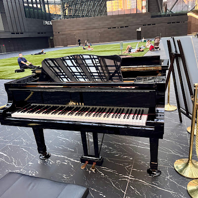Triangular Piano 사진 4