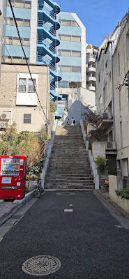 체인소맨 공중전화부스 사진 4