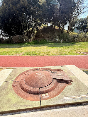 Holly Mound Tomb 사진 3