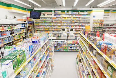 昭和薬品 神田駅西口本店 (神田駅西口商店街内) 사진 4