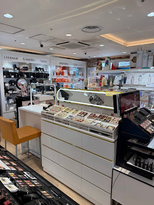 COSMETICS AND MEDICAL Otemachi Bldg. Drugstore 사진 2