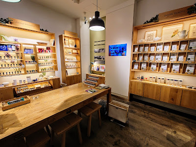 Neal's Yard Remedies Omotesandō 사진 3