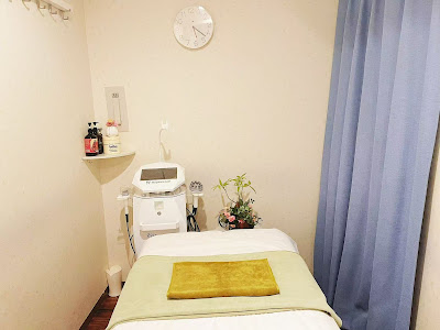 smile 新宿御苑(小顔・瘦身・極上オイル・整体・最新型のハイパーナイフ７で痩身・極上漢方 オイル・漢方足湯・足つぼ)エステ&リラクゼーション 사진 4