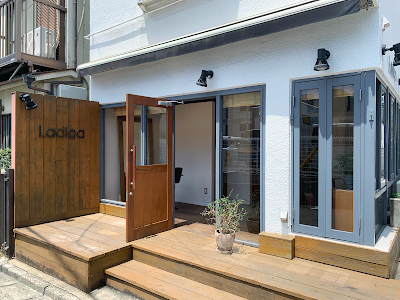 Ladica hair salon 사진 3