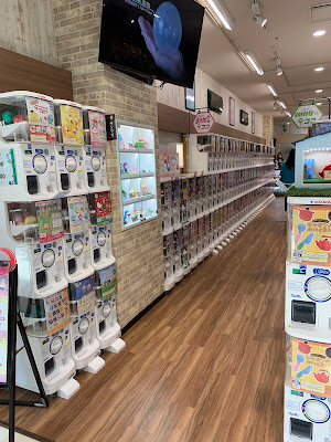 ガシャココ モザイクモール港北（カプセルトイ専門店） 사진 3