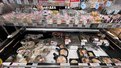 KINOKUNIYA entrée Gransta Marunouchi Store 사진 3