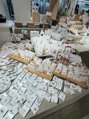 Accessory shop innocence Shibuya underground mall store 사진 4