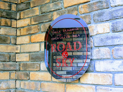 Bar road and sky 사진 4