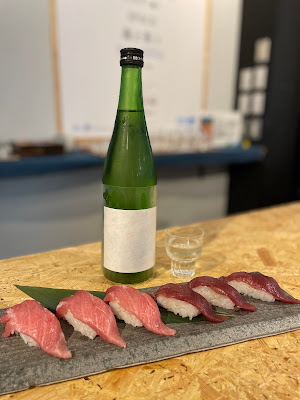 築地立ち飲み『角打ち 旅手箱』〜TSUKIJI SAKE BAR & LIQUR SHOP "TABITEBAKO" 사진 3