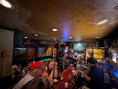 原宿Rock Bar HALF MOON 사진 4