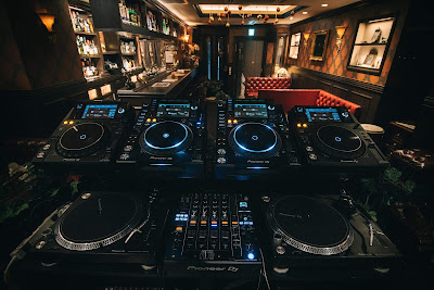 Music Cafe Bar "ONE's" 사진 2