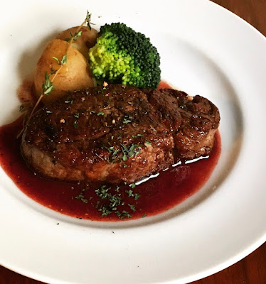 Wine Cafe 用賀 -wine,eats,jazz&books- 사진 2