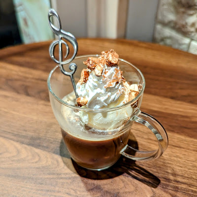 CAFE ＆ BAR 1363 사진 3