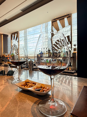 The Bar & Champagne Lounge 사진 5