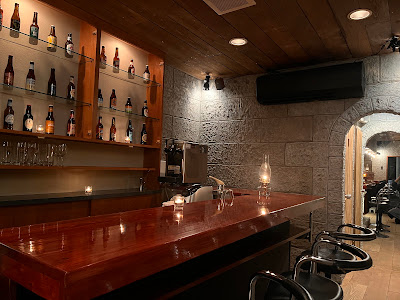 mo-mo Craft Beer & Whiskey Bar 사진 3