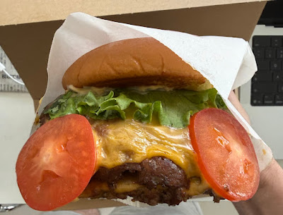 SHAKE SHACK Futakotamagawa Shop 사진 4