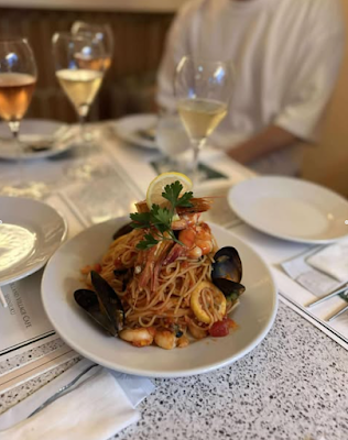 Holland Village Cafe Shinjuku オーガニックレストラン 四谷三丁目 사진 3