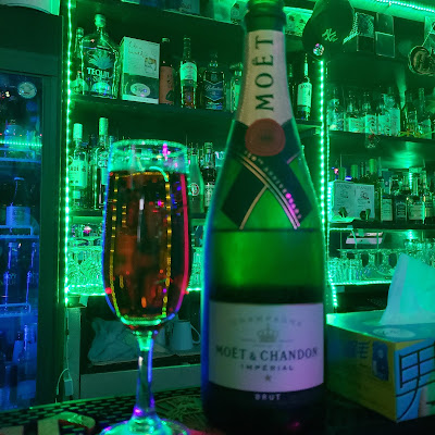 Newland Internationalbar 사진 2