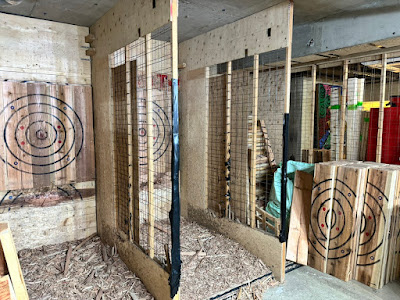 The axe throwing bar 사진 5