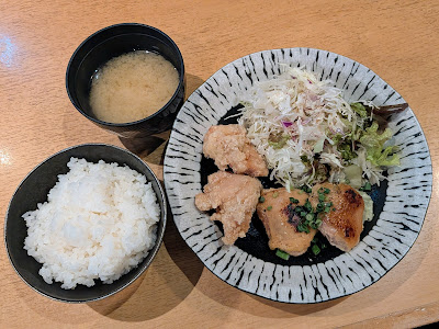 炭火焼酒房 鳥八 日本橋店 사진 3