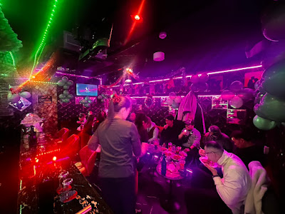 Halika Kiss Me Philippine Bar 사진 4