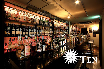 cafe&bar TEN 下北沢最多の1000種類以上のウイスキー 사진 1