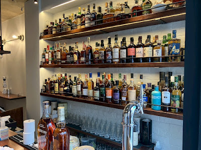 お酒の美術館 神田駅東口店 BAR LIQUOR MUSEUM Kanda-eki Higashi-guchi 사진 5