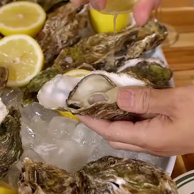 牡蠣とワインと魚と肉と。 元住吉にて 사진 2