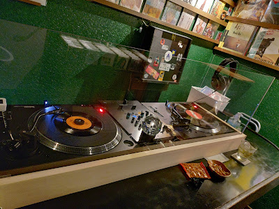 アナログミュージックバーattic：レコードバー 사진 5