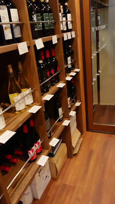 ITALIAN WINE SHOP VINARIUS 사진 2
