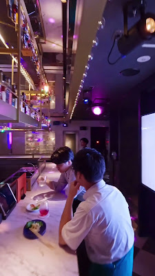 カラオケ＆アミューズメントバー VoLTE TOKYO（ボルテ トーキョー） 사진 2