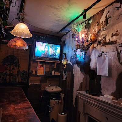 Bar huddle 사진 4