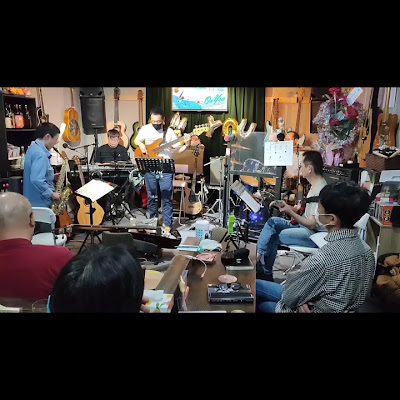 ライブバー音遊 通称…音友の部活部屋 사진 2
