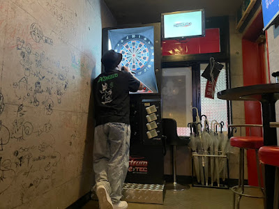 Bar Edge Six 池袋 バー ダーツ ダーツバー カラオケバー 사진 4