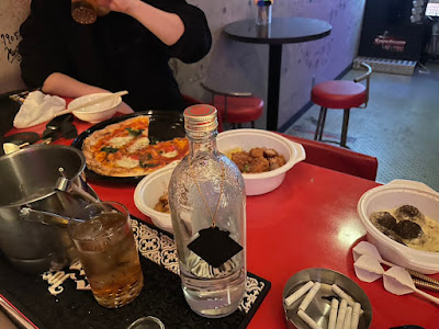 Bar Edge Six 池袋 バー ダーツ ダーツバー カラオケバー 사진 2