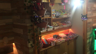 草加 駄菓子＆Bar Arrow（バー アロー） 사진 2