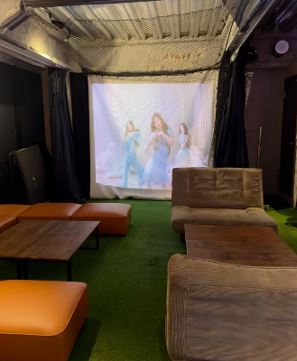 REon.​​ Karaoke&DartsBar 사진 4
