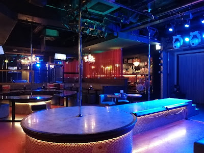 Entertaiment Bar NEST 사진 4
