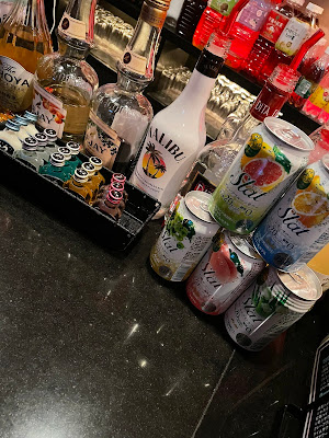 BAR HERE!!（カラオケバー） 사진 3