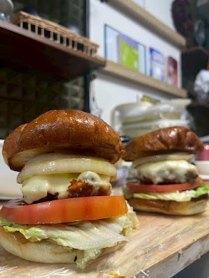Canow WAGYU Burger （HALAL BEEF WAGYU100%） &Halala Beef100% skewers 사진 3