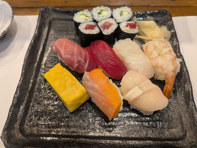 Yoshi Sushi 사진 2