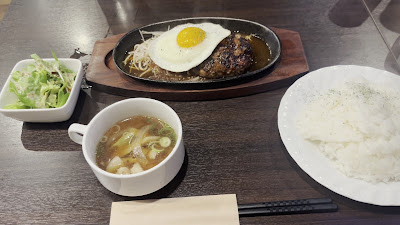 Hiroshima style okonomiyaki Hanako Kanda shop 사진 2