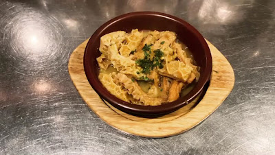 窯焼きピッツァとワインのお店 ROMAE 사진 2