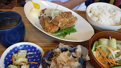 肉の八十二食堂 사진 2