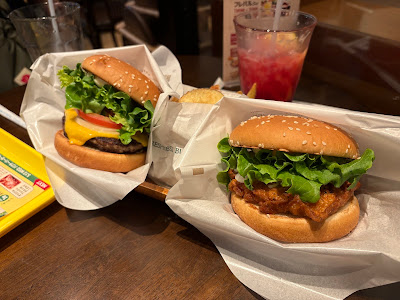 FRESHNESS BURGER Higashiikebukuro 사진 3
