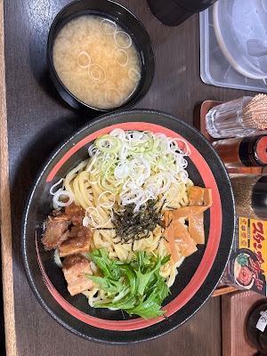 油そば総本店 新宿東口アルタ裏 사진 3